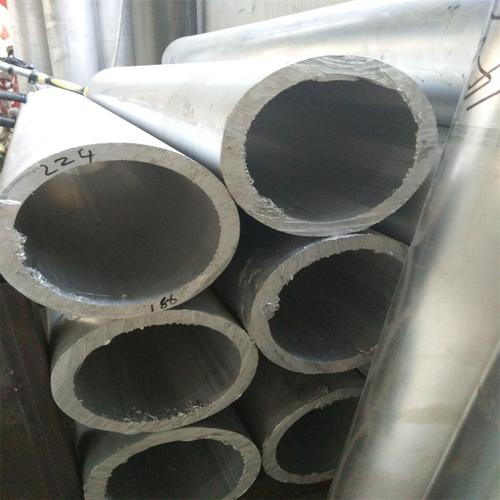 无缝铝管和普通挤压管按外形分:方管,圆管,花纹管,异型管铝管有色金属